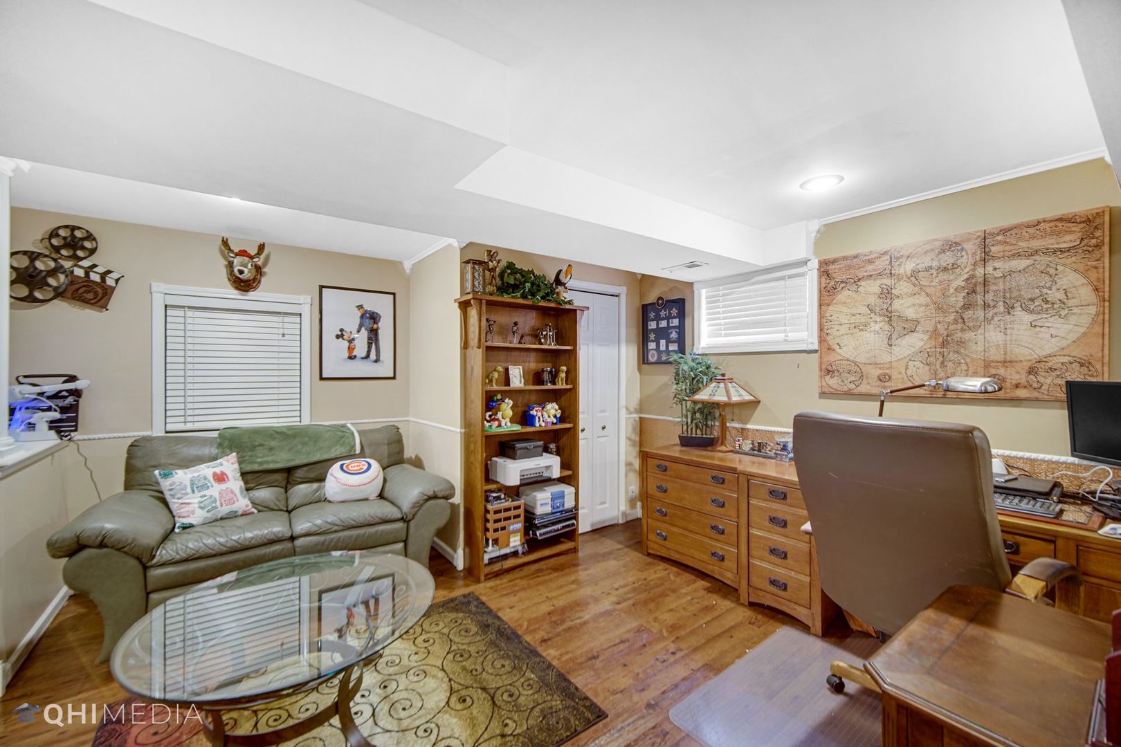 13243 Sunderlin Road Plainfield, IL 60585 - Photo 33 of 40 a living room with furniture and a window