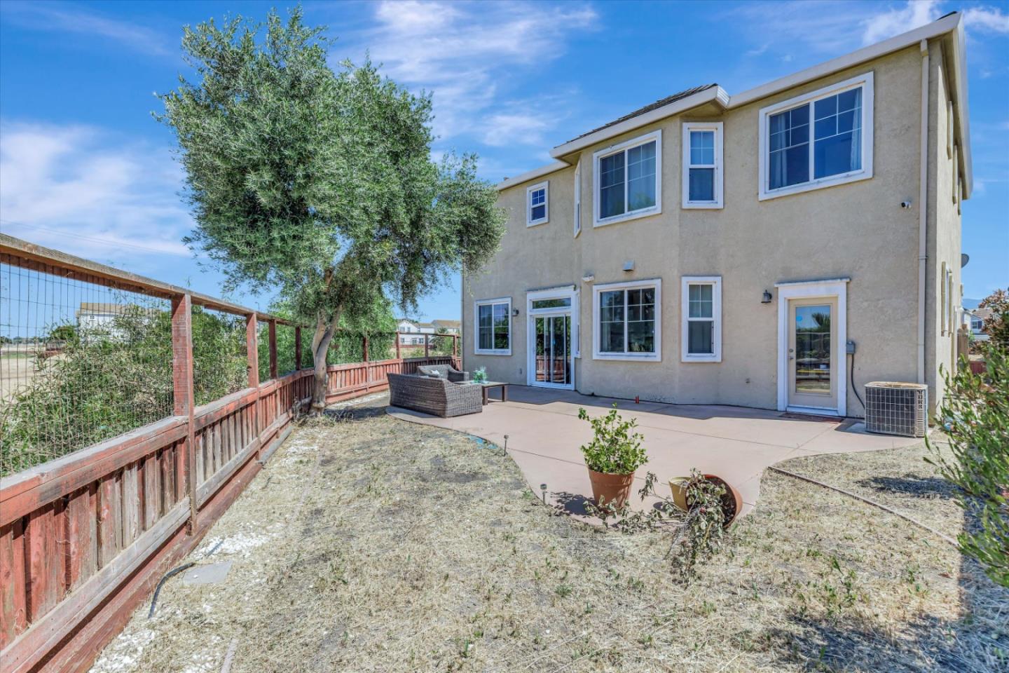 252 Comeabout Circle Pittsburg, CA 94565 - Photo 41 of 41 a view of a house with a chairs in patio