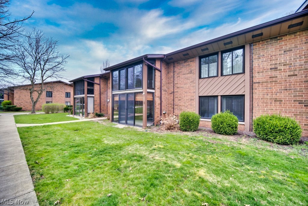 22938 Mastick Road, Unit 104 Fairview Park, OH 44126 - Photo 5 of 29
