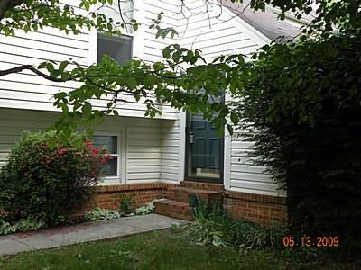 5948 Merriman Road Roanoke, VA 24018 - Photo 1 of 16 front walk