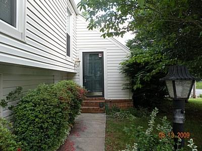 5948 Merriman Road Roanoke, VA 24018 - Photo 2 of 16 front door