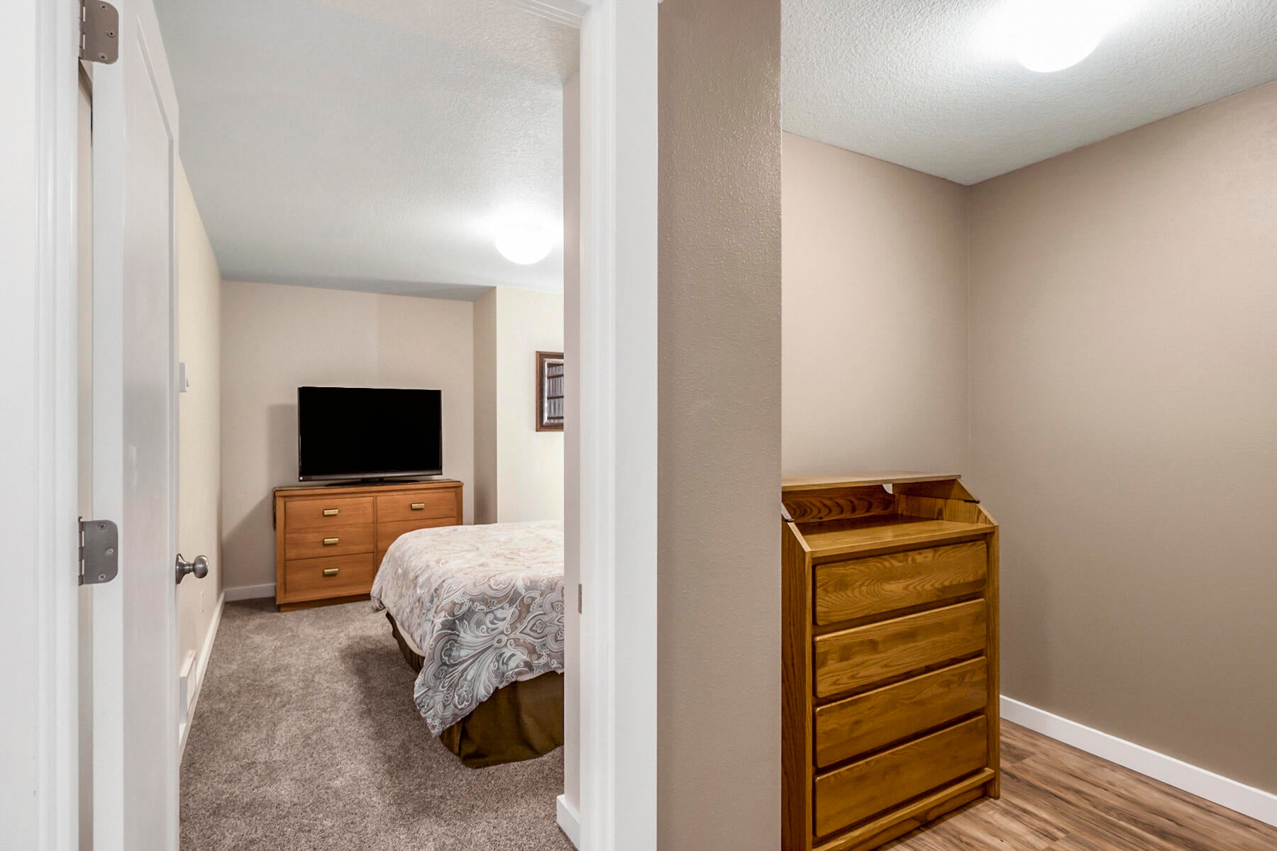 55080 Jackpine Way Bend, OR 97707 - Photo 26 of 39 Bonus area outside bedroom
