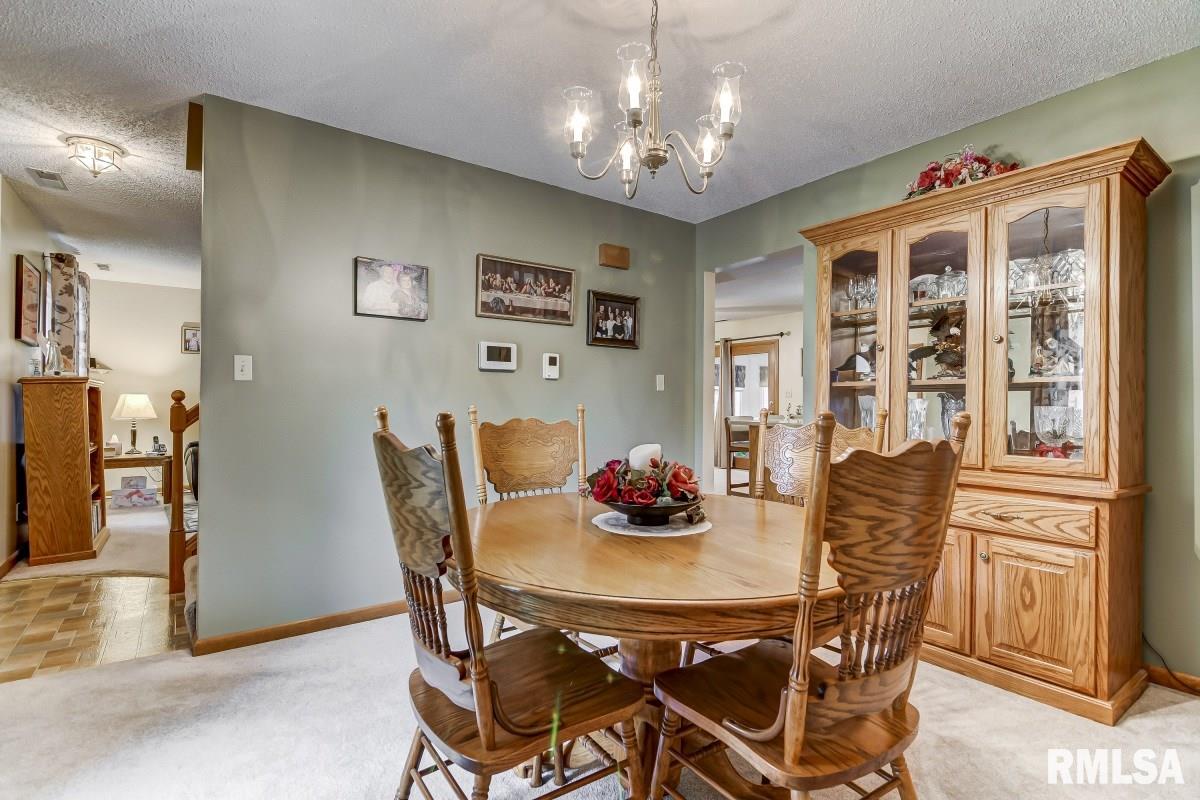 2524 Columbus Circle Springfield, IL 62703 - Photo 13 of 37