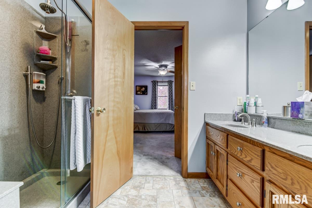 2524 Columbus Circle Springfield, IL 62703 - Photo 20 of 37