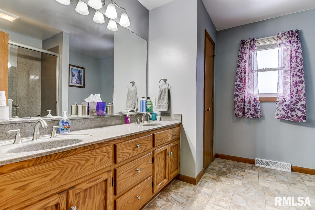 2524 Columbus Circle Springfield, IL 62703 - Photo 21 of 37