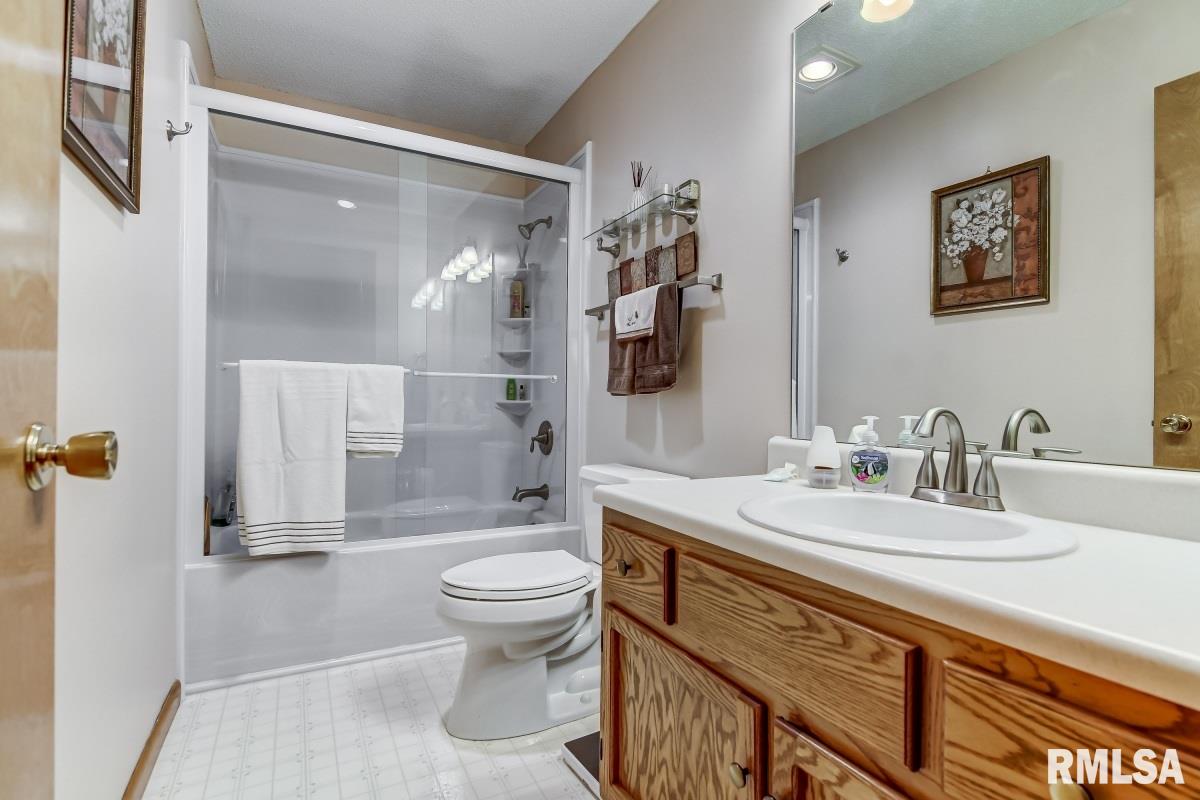 2524 Columbus Circle Springfield, IL 62703 - Photo 28 of 37