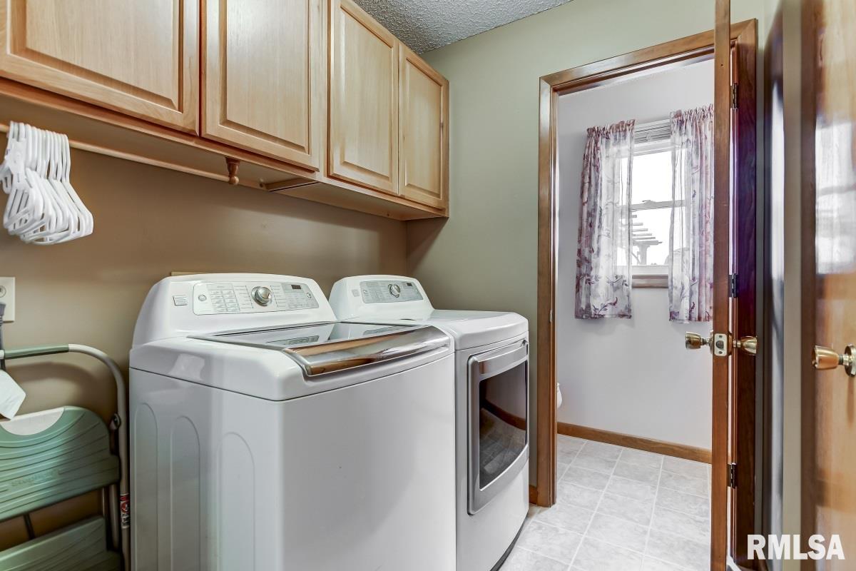 2524 Columbus Circle Springfield, IL 62703 - Photo 29 of 37