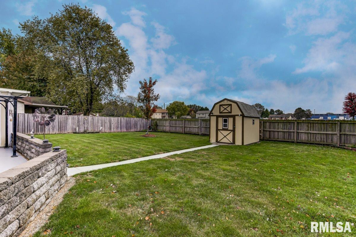 2524 Columbus Circle Springfield, IL 62703 - Photo 33 of 37