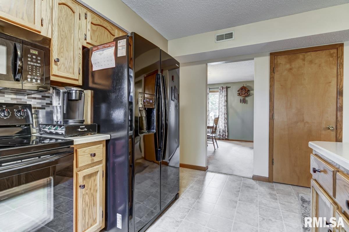 2524 Columbus Circle Springfield, IL 62703 - Photo 7 of 37