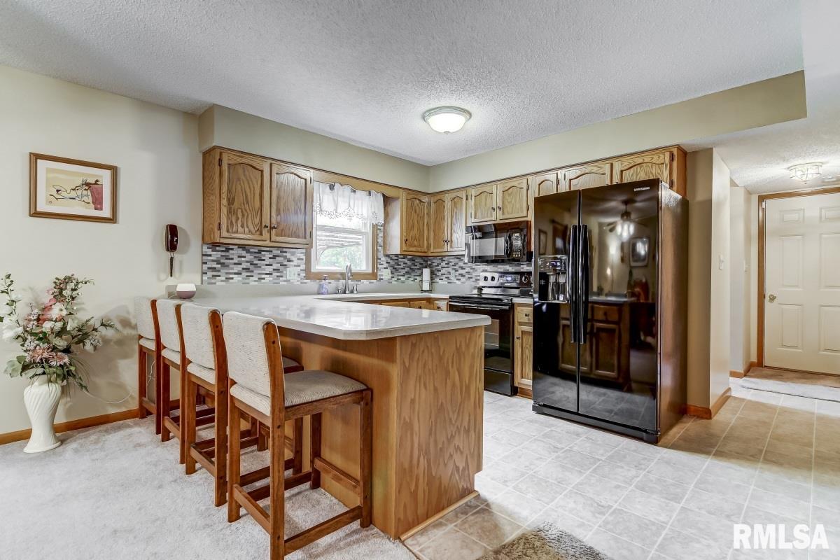 2524 Columbus Circle Springfield, IL 62703 - Photo 9 of 37