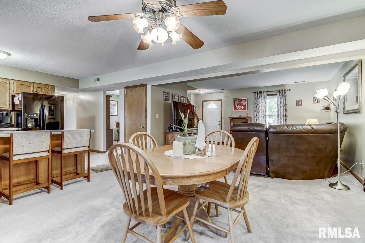 2524 Columbus Circle Springfield, IL 62703 - Photo 10 of 37