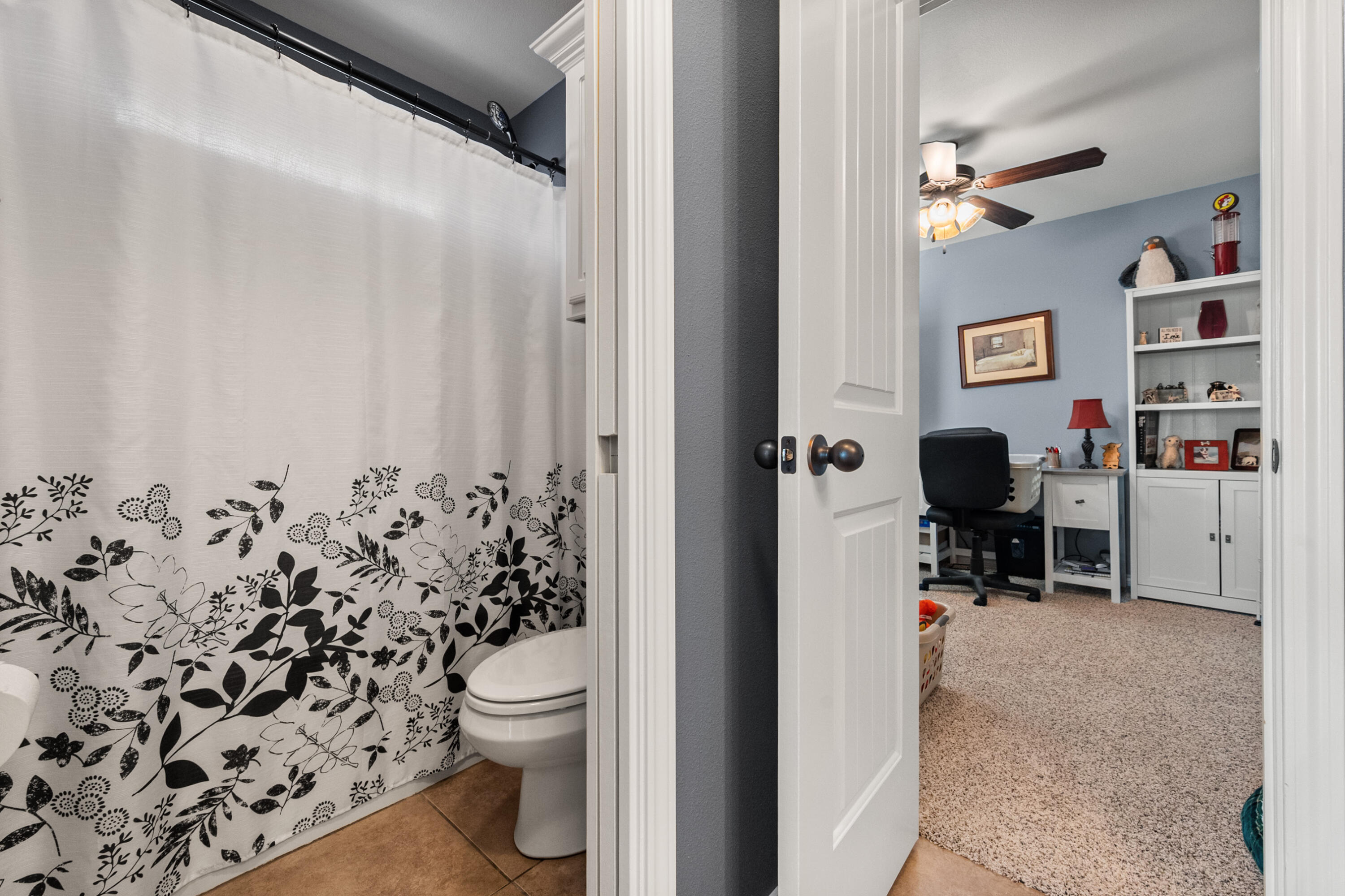 5908 104th Street Lubbock, TX 79424 - Photo 25 of 33 a view of bathroom