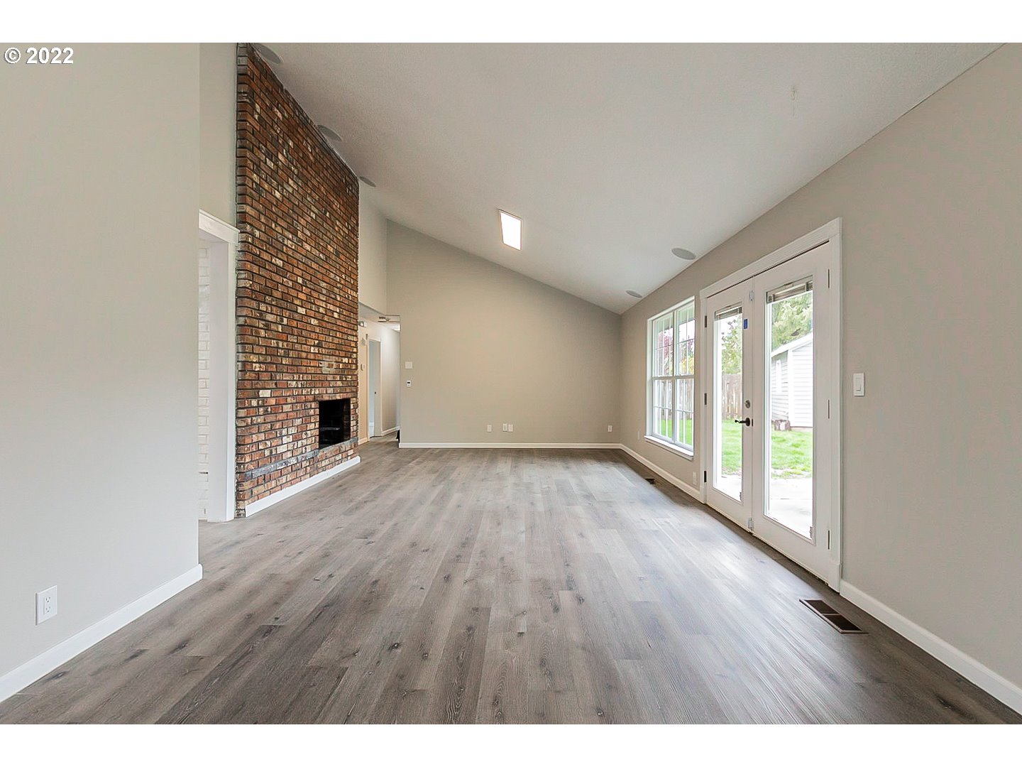 6935 Southwest Molalla Bend Road Wilsonville, OR 97070 - Photo 5 of 28 Gallery Image 5