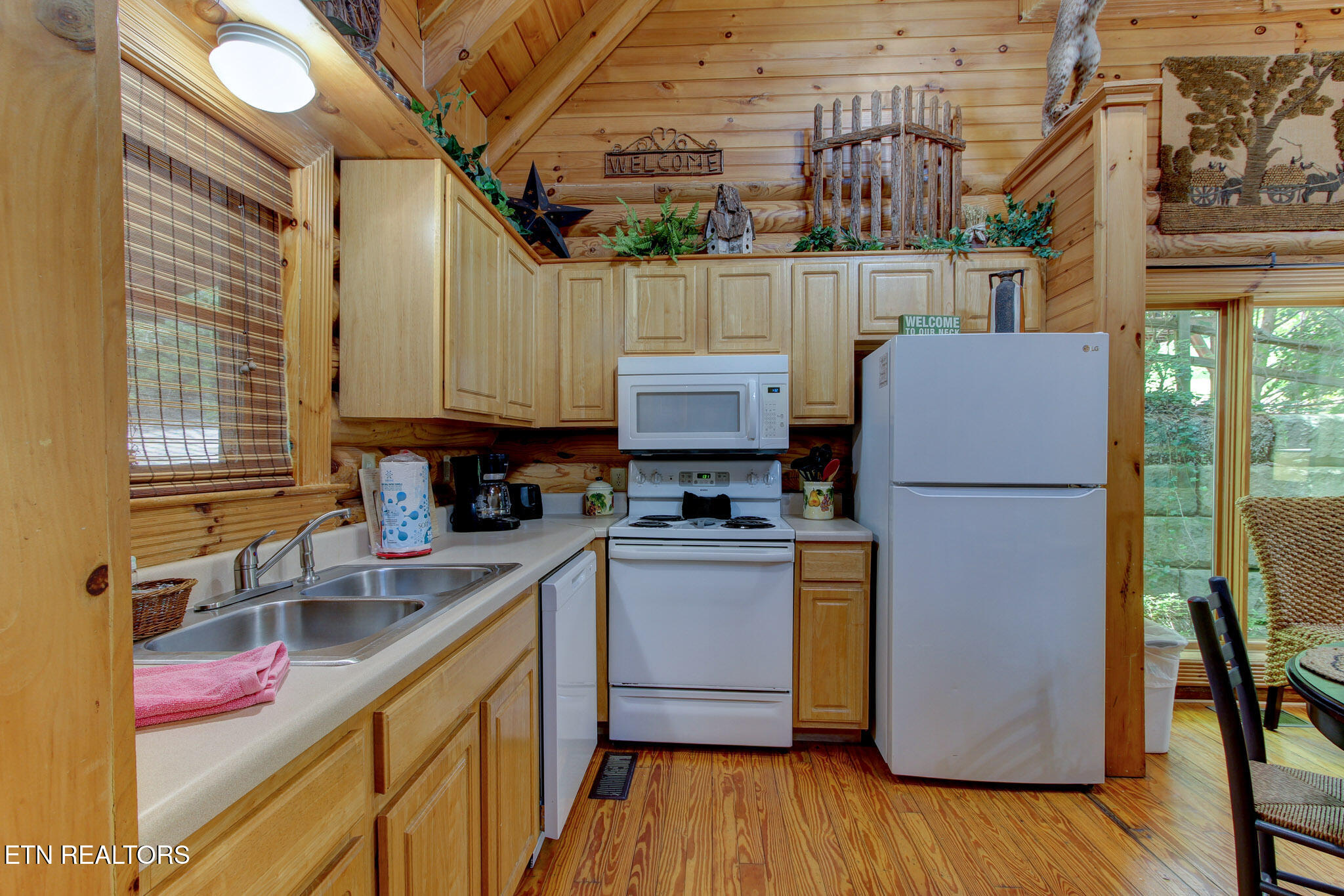 3140 Smoky Ridge Way Sevierville, TN 37862 - Photo 11 of 32 11