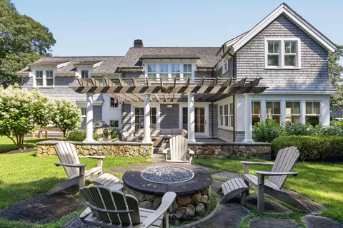 $3,350,000 | 141 Hollingsworth Road, Osterville, MA 02655