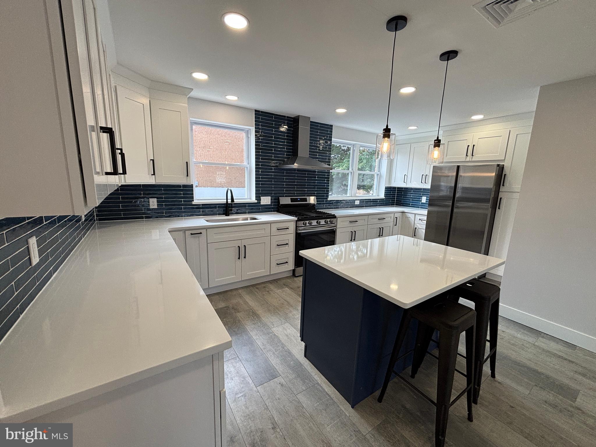 3244 Chesterfield Road Philadelphia, PA 19114 - Photo 9 of 45 Kitchen with Counter Seating