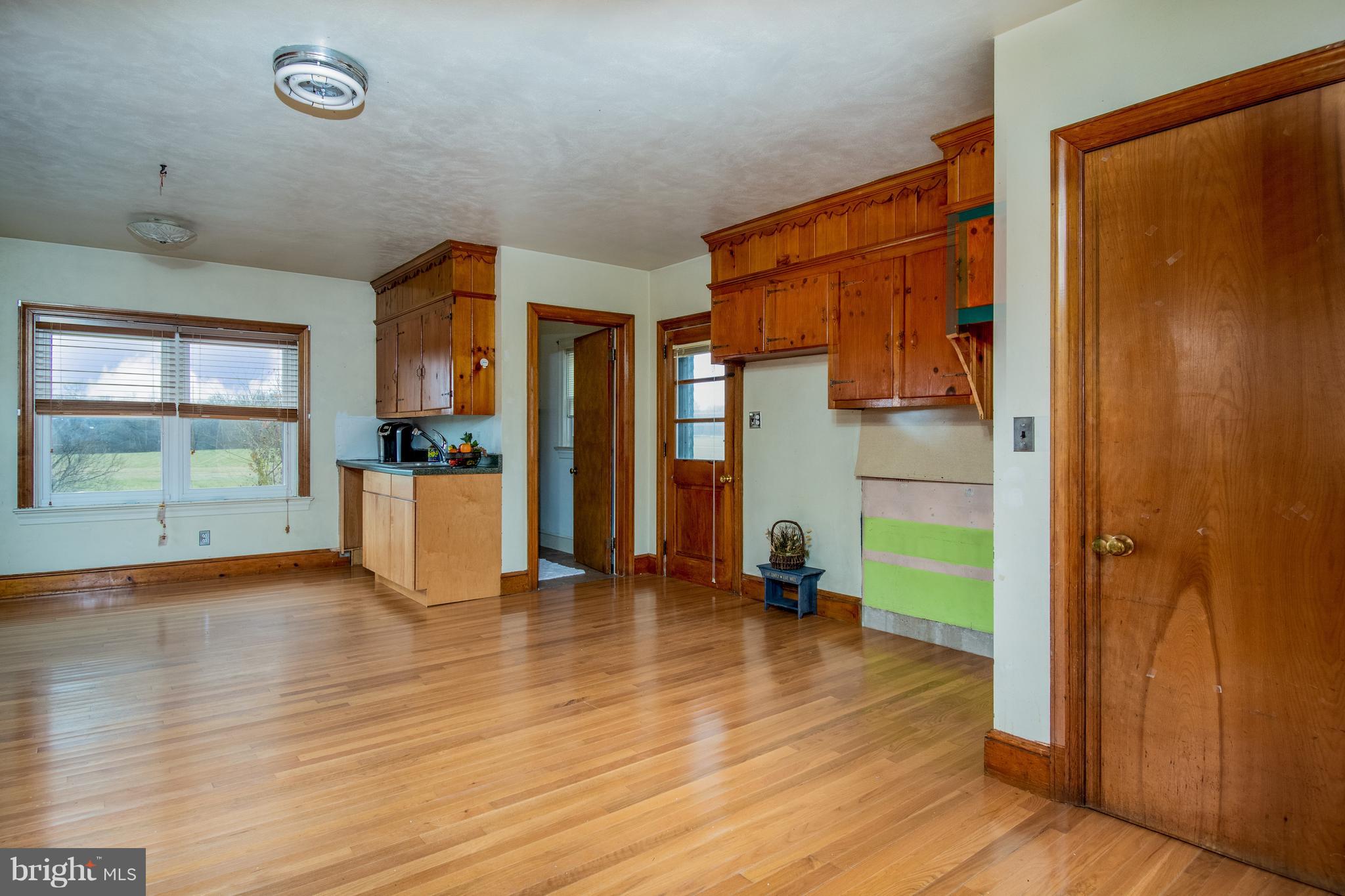 2586 Chambersburg Road Biglerville, PA 17307 - Photo 8 of 25 Gallery Image 8