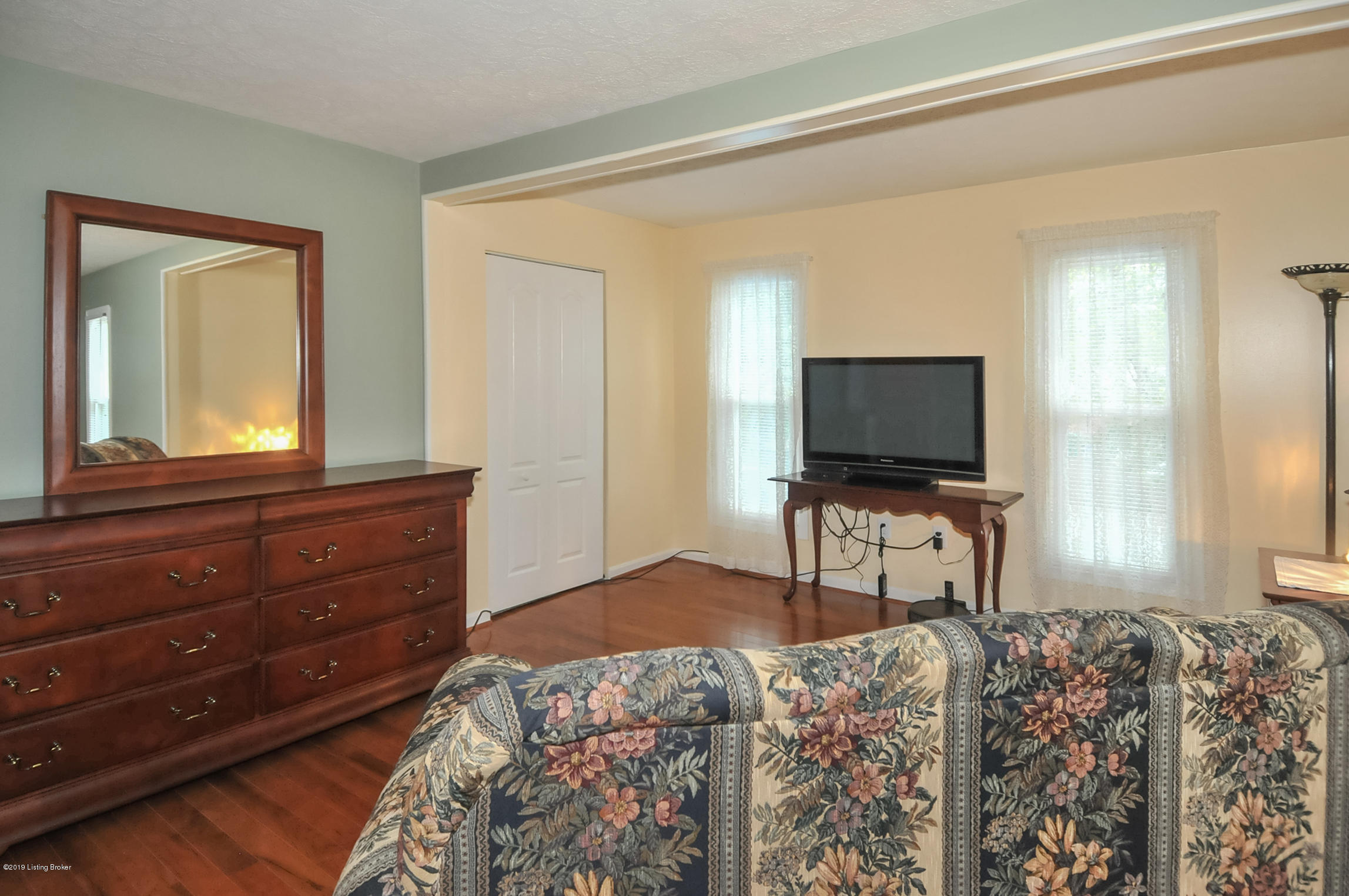 164 Beechland Road Louisville, KY 40229 - Photo 26 of 41 164BeechlandRd-26