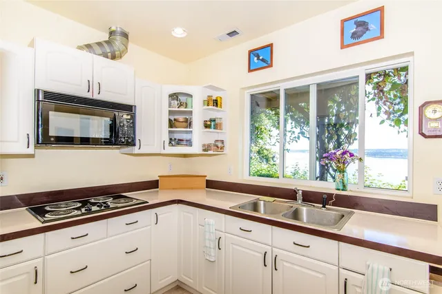 $630,000 | 10125 Totem Way, Anderson Island, WA 98303