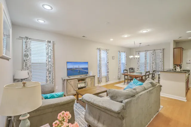 $2,700 | 1114 Santa Elena Way, Johns Island, SC 29455