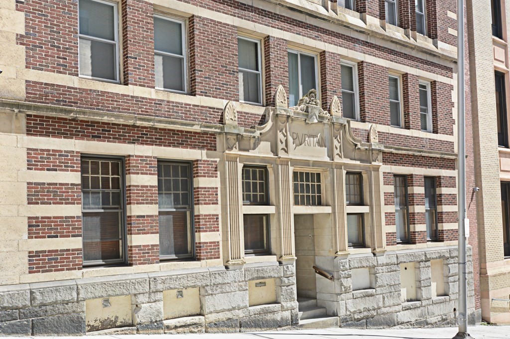 18 Walnut Street Worcester, MA 01609 - Photo 2 of 17