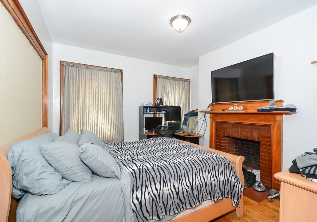 18 Walnut Street Worcester, MA 01609 - Photo 4 of 17