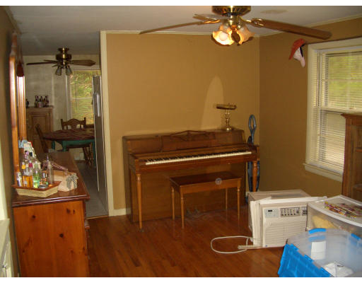 136 Brook Road Plymouth, MA 02360 - Photo 4 of 8 Gallery Image 4