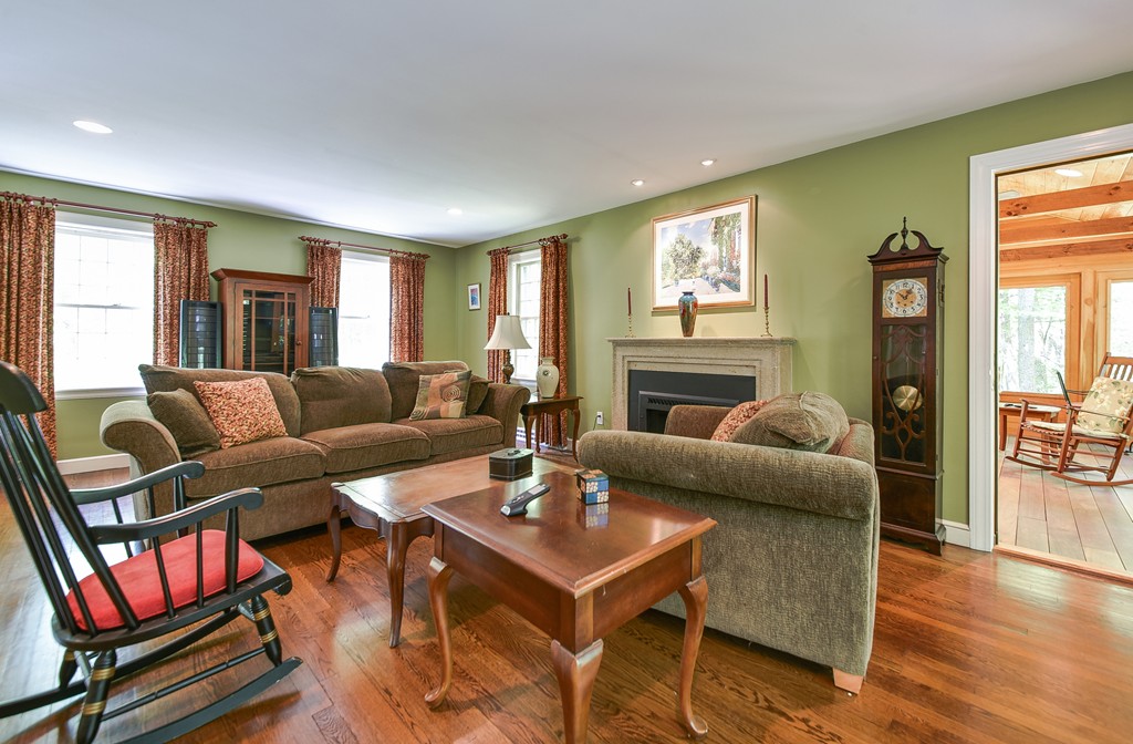 12 Walkup Road Sudbury, MA 01776 - Photo 4 of 24 Gallery Image 4