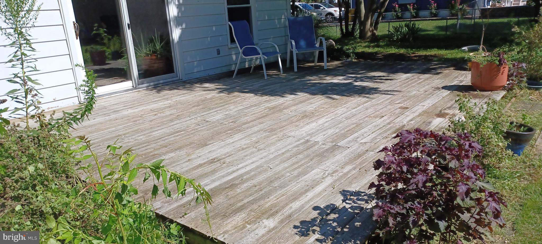 122 River Road Edgewater, MD 21037 - Photo 21 of 24 Large Rear Deck