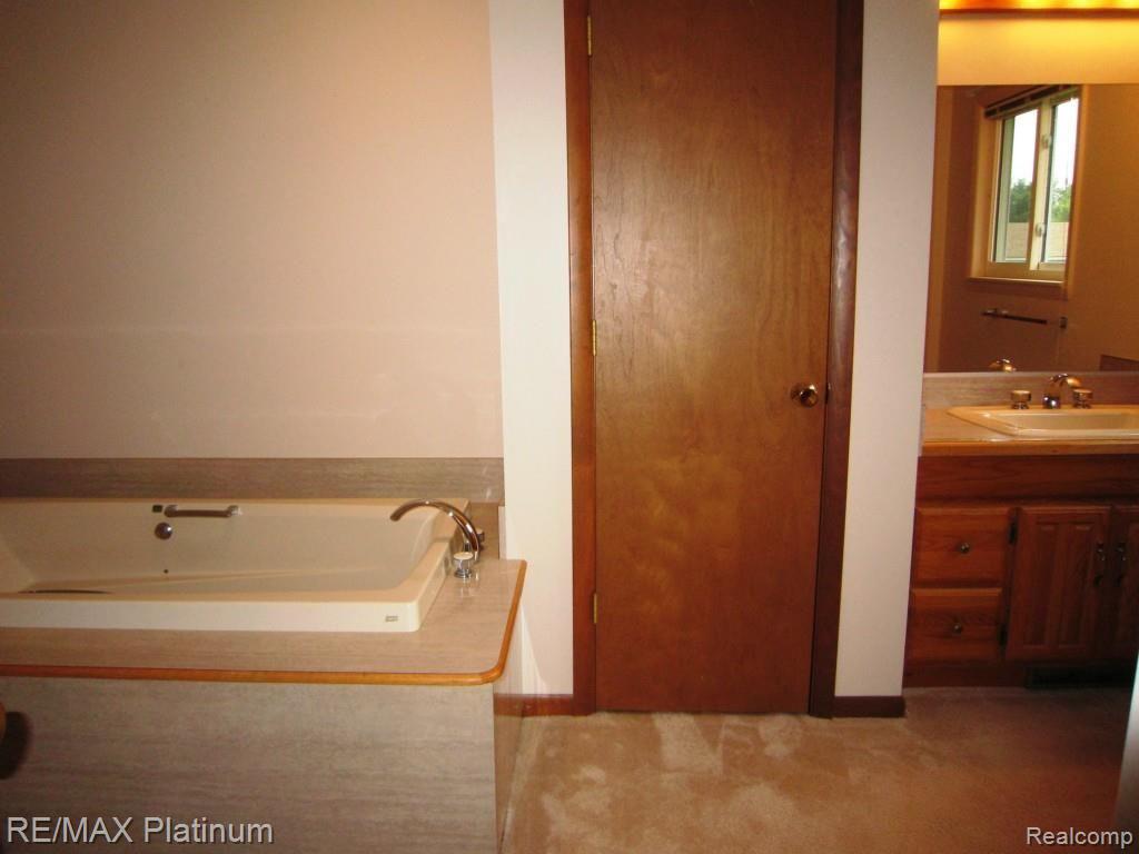 3717 Innisfree Road Howell, MI 48855 - Photo 11 of 27 IMG_4404.jpg