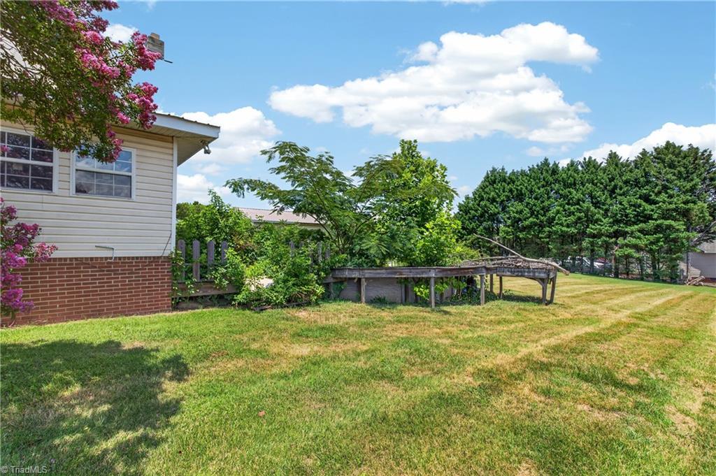 2441 Cunningham Road Thomasville, NC 27360 - Photo 36 of 43