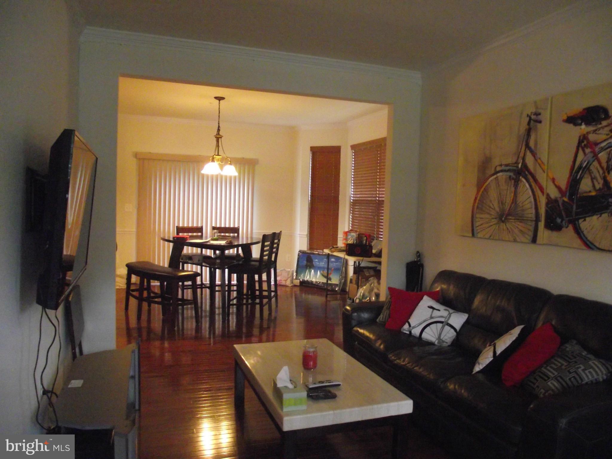 809 Wampler Road Baltimore, MD 21220 - Photo 3 of 23 Living Room