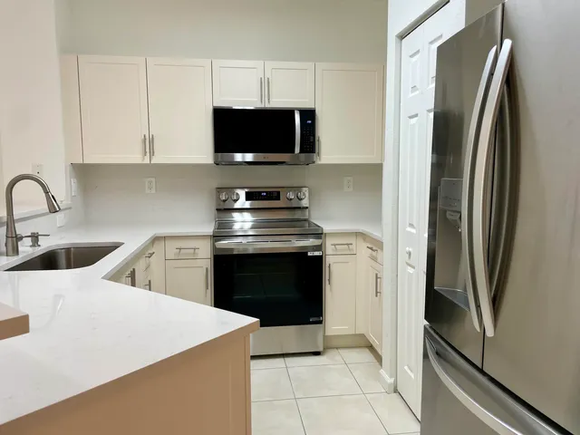 $2,600 | 5071 Southeast Mariner Garden Circle, Stuart, FL 34997