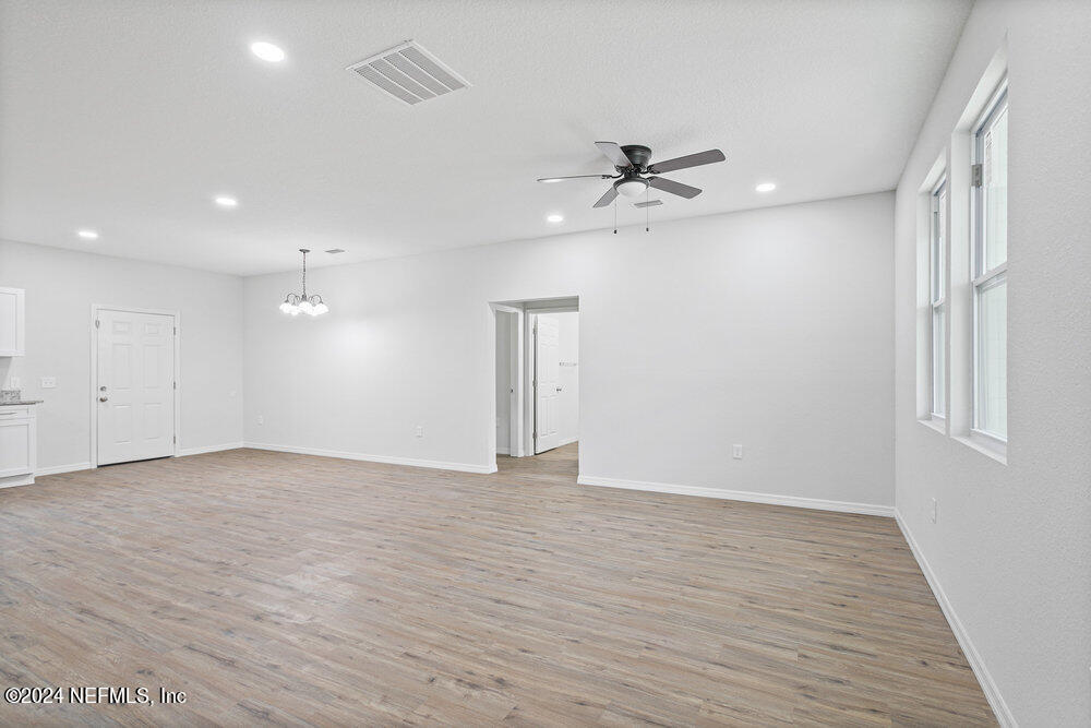 11813 Lem Turner Road Jacksonville, FL 32218 - Photo 3 of 22 11813_lem_turner_6