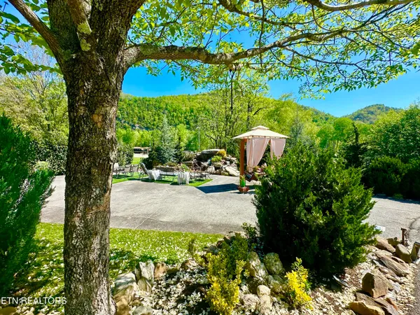 $189,000 | 213-214 Highway 73 Townsend Tn 37882, Townsend, TN 37882