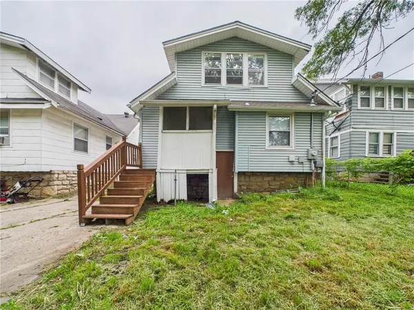 $160,000 | 5611 Olive Street, Kansas City, MO 64130
