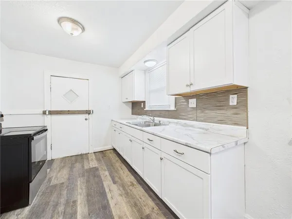 $160,000 | 5611 Olive Street, Kansas City, MO 64130