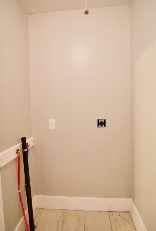 81 Haskin Street Springfield, MA 01109 - Photo 24 of 39 a bathroom with a shower