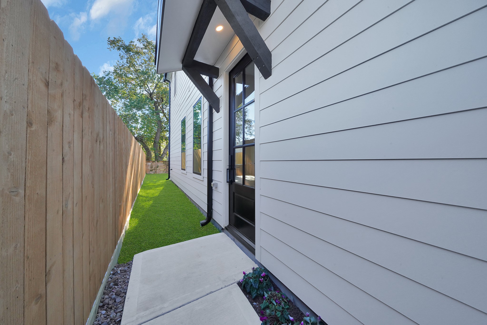 3630 Lydia Street Houston, TX 77021 - Photo 3 of 27