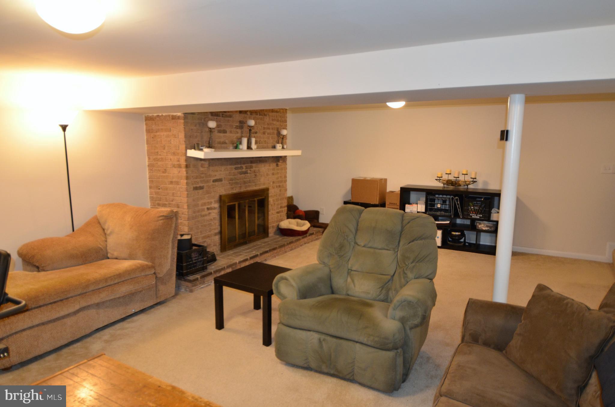 6123 Wheatland Road Baltimore, MD 21228 - Photo 14 of 18 Bath