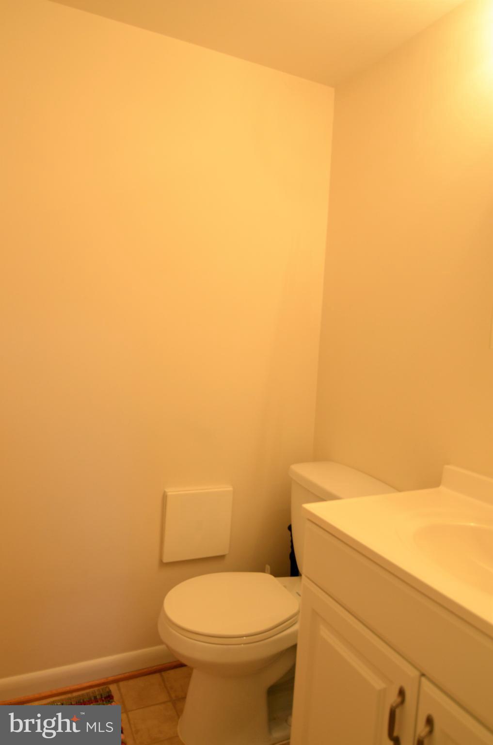 6123 Wheatland Road Baltimore, MD 21228 - Photo 16 of 18 Bath