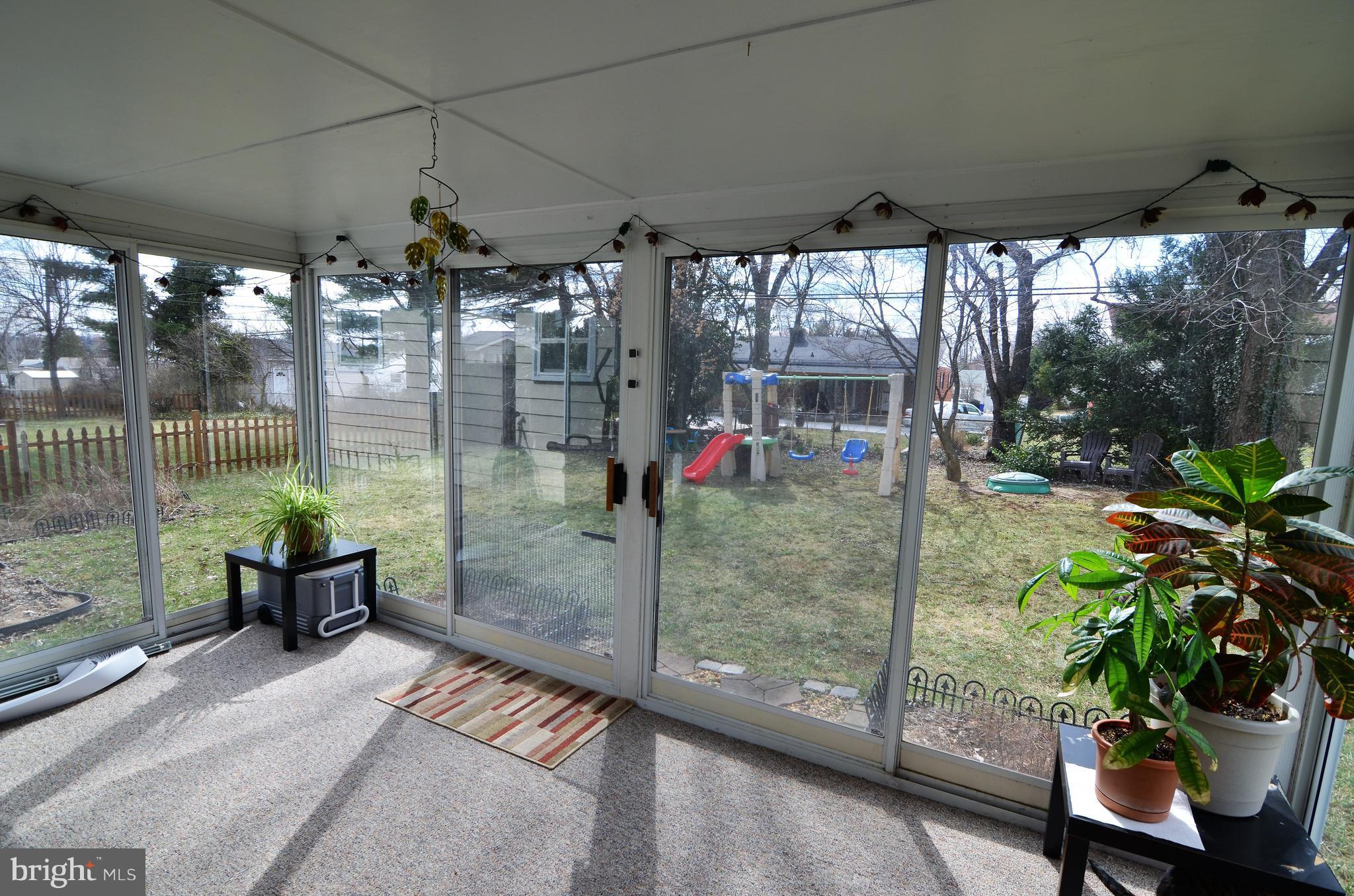 6123 Wheatland Road Baltimore, MD 21228 - Photo 7 of 18 Family Room