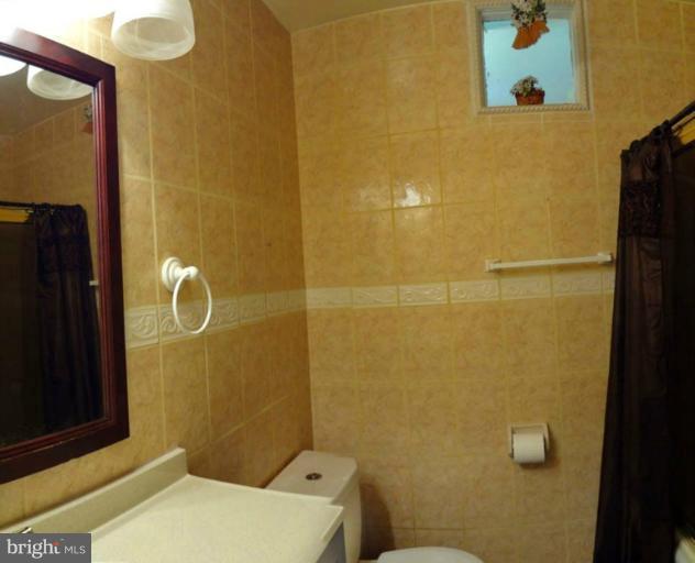 4205 Collier Road Fairfax, VA 22030 - Photo 11 of 17 Hall Bath
