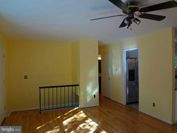 4205 Collier Road Fairfax, VA 22030 - Photo 7 of 17 Living Room