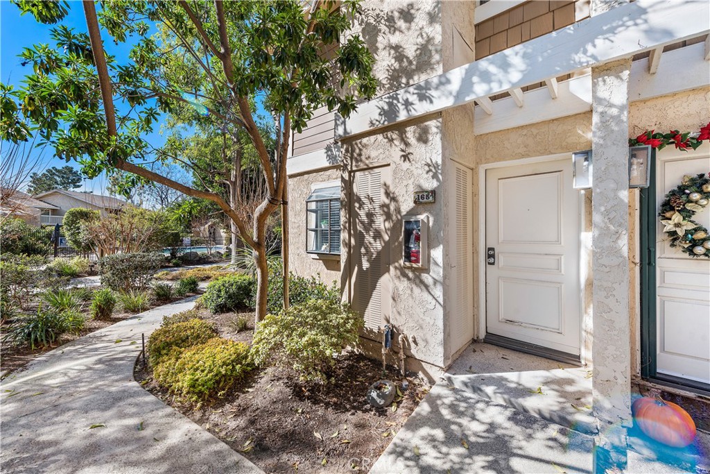 165 Pineview Irvine, CA 92620 - Photo 15 of 23 a view of a garage