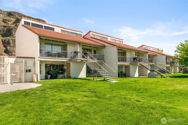 $147,400 | 8903 Crescent Bar Road Northwest, Unit 101, Quincy, WA 98848