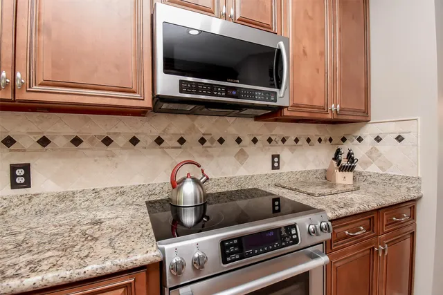 $420,000 | 1810 Pebble Hill Court, Sugar Land, TX 77478