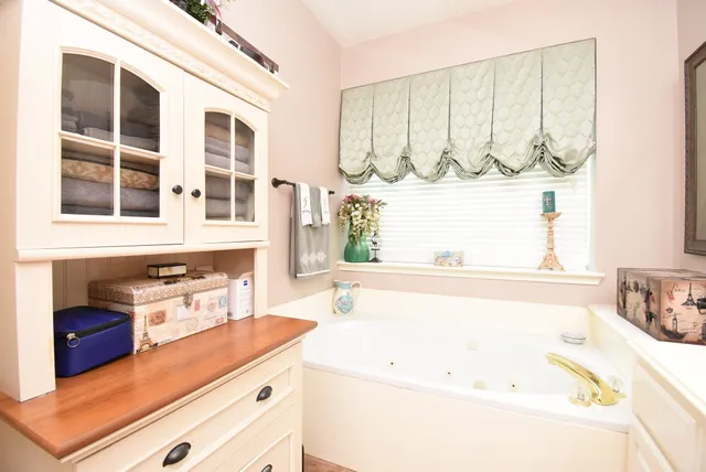 $420,000 | 1810 Pebble Hill Court, Sugar Land, TX 77478