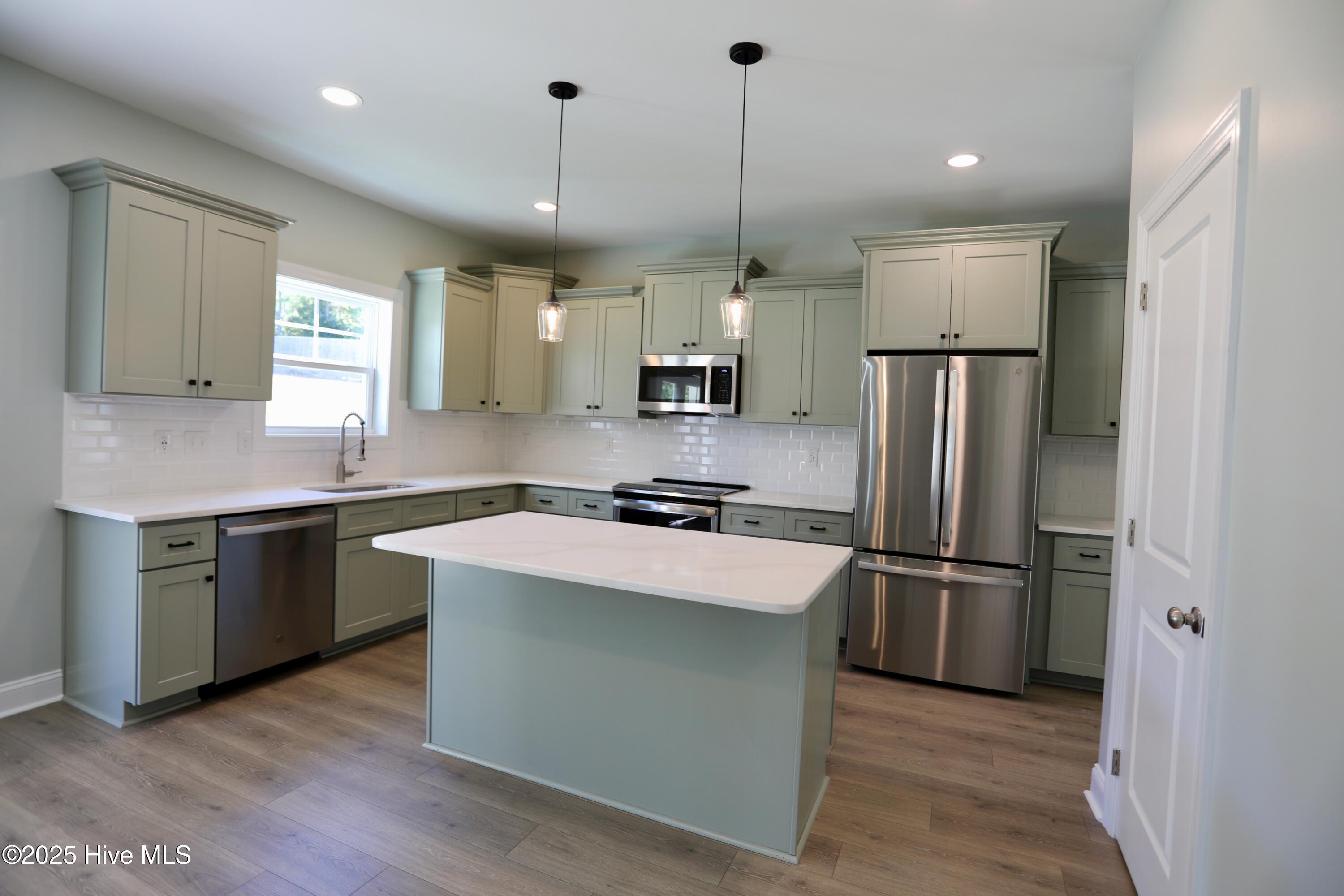 408 Gretchen Road West End, NC 27376 - Photo 8 of 33 023A1206