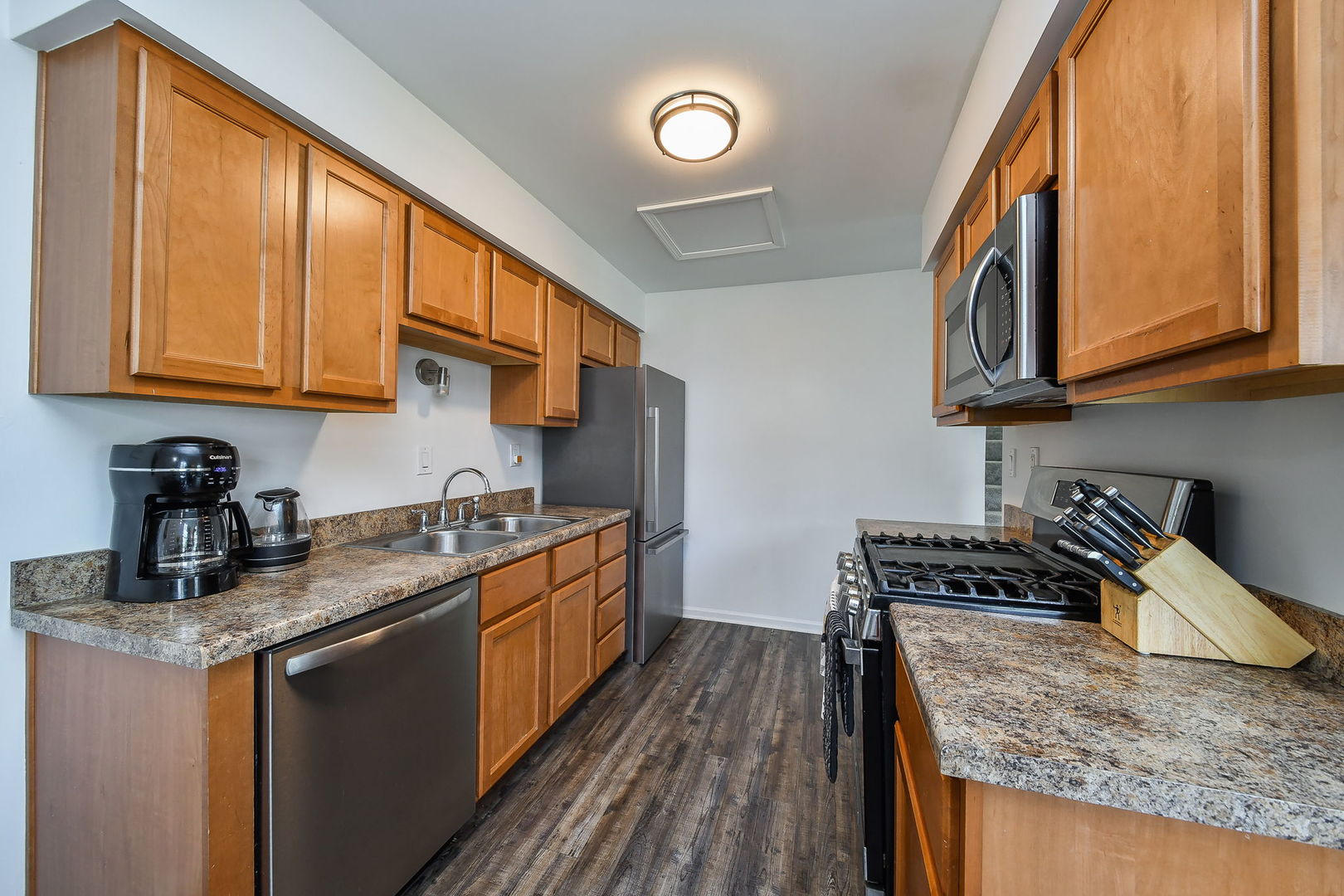 1554 Timber Trail Wheaton, IL 60189 - Photo 7 of 16